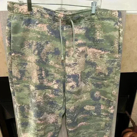 Nike Women’s Plus Tapered Curve Sweatpants. Size 2X. Activewear. Preowned. - Picture 1 of 6